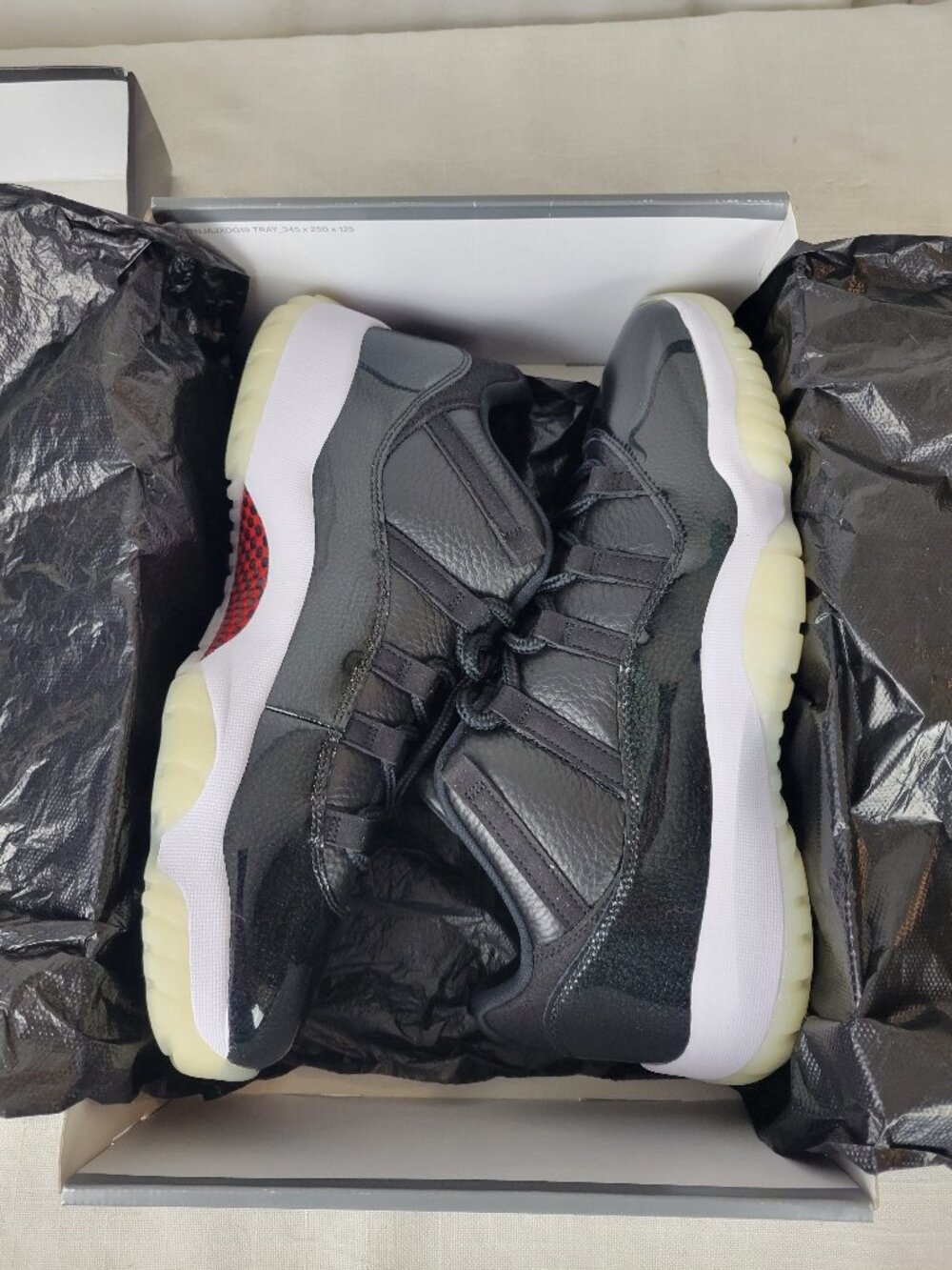 AIR JORDAN 11 Retro Low "72-10" Men's Basketball Sneakers Black/Red/White Sz 13
